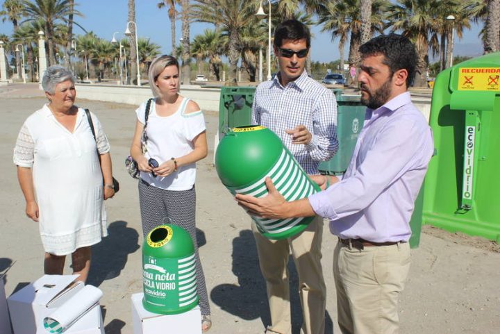 Ayuntamiento, Diputación y Ecovidrio promueven una campaña de reciclado de vidrio en la que participan más de 80 establecimientos hosteleros